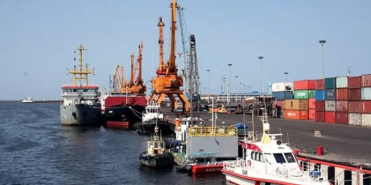 رکورد ۱۰ ساله صادرات در بندرانزلی؛ جهش ۱۴ درصدی تجارت دریایی در شمال کشور